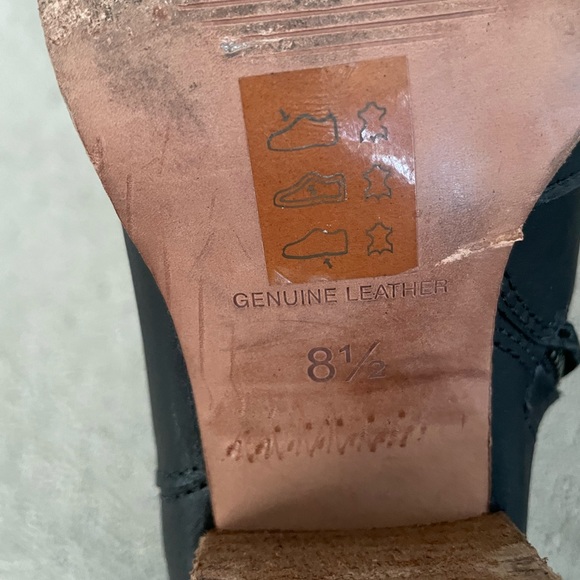 Madewell Leather Bootie - Picture 6 of 10